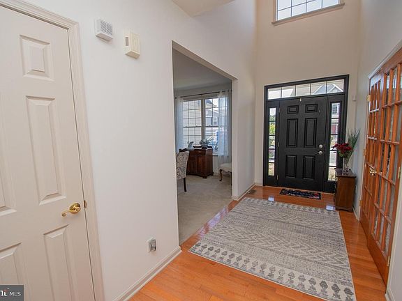 2nd image of 129 Pond View Ln