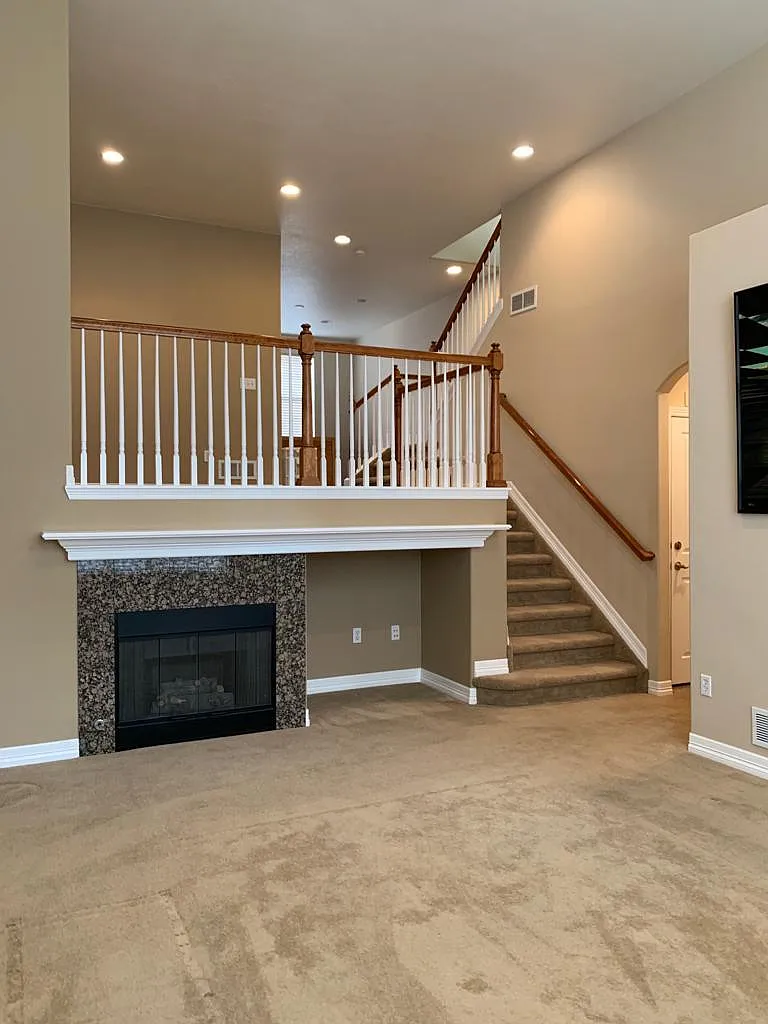 2 bed, 2.5 bath, 1650 sqft, $3,000 — Photo 3
