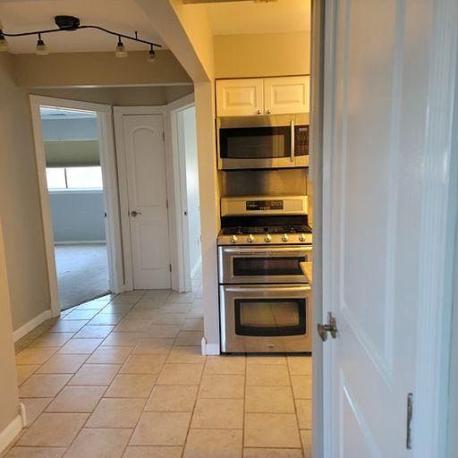 1st image of 137 Pointe Cir N