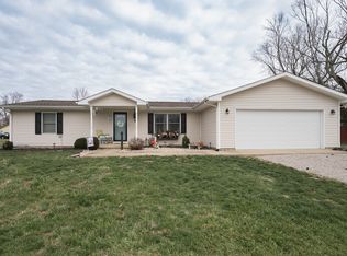 6735 N Main St, Freetown, IN 47235