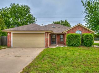 905 Merlin Cir, Norman, OK 73072