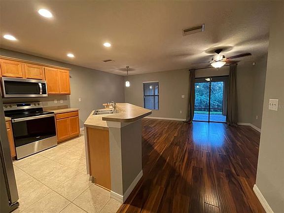 2nd image of 2519 Oleander Lakes Dr