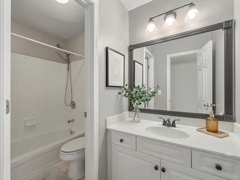 1708 Bonnabel Trce NE #1 — Photo 37