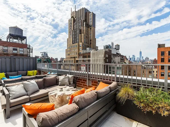 250 West 19th Street image 7 of 12