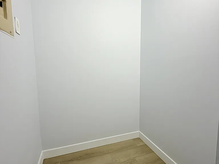 1653 Ouellette Ave #402 — Photo 10
