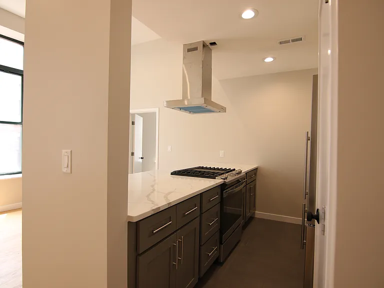 Deacon Court - 1661 Washington Street — Photo 205