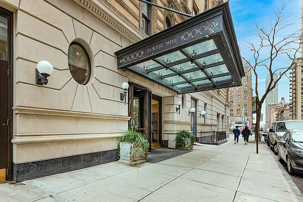 Rented by REAL New York | media 32