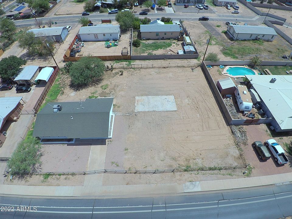 1st image of 45033 W Honeycutt Ave