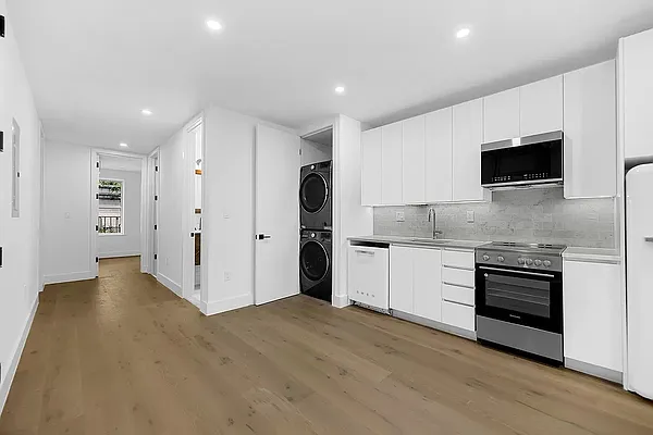 Rented by REAL New York | media 11