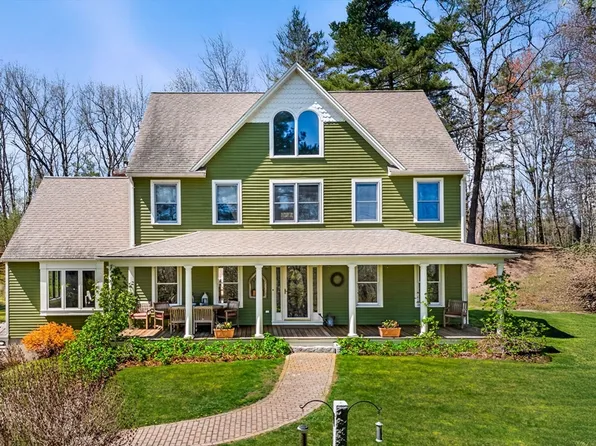 39 Lovers Ln, Groton, MA 01450