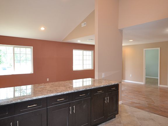 5th image of 2916 E Lee Ave