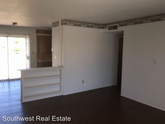 3rd image of 913 Pecos St