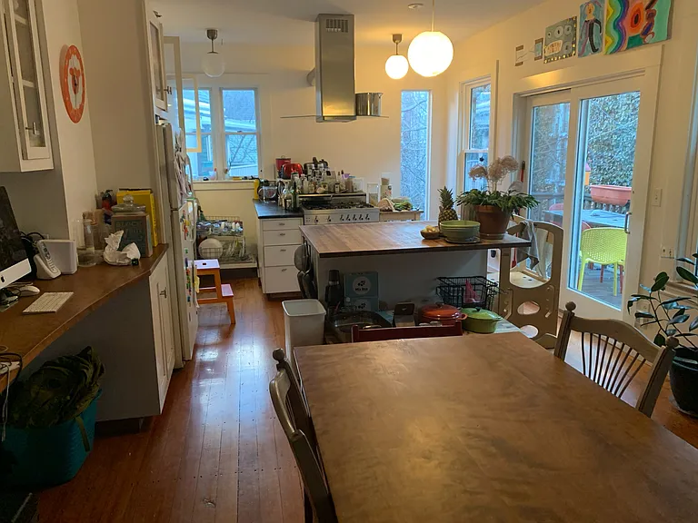 1612 Cambridge St — Photo 6