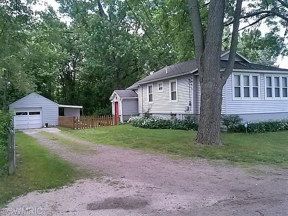 2nd image of 1909 E Stockbridge Ave