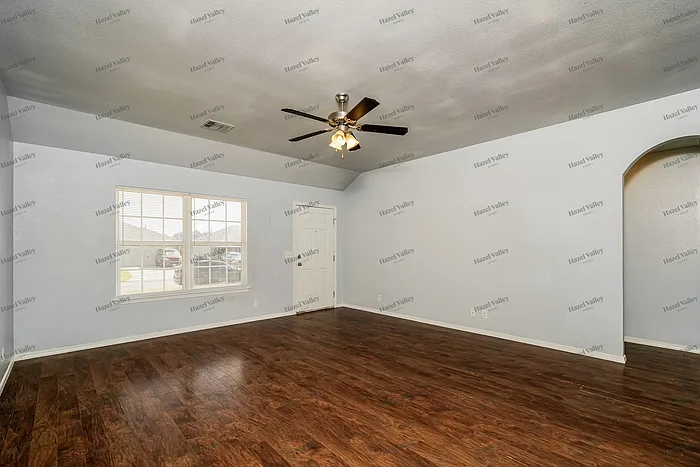 3 bed, 2.0 bath, 1482 sqft, $1,750 — Photo 4