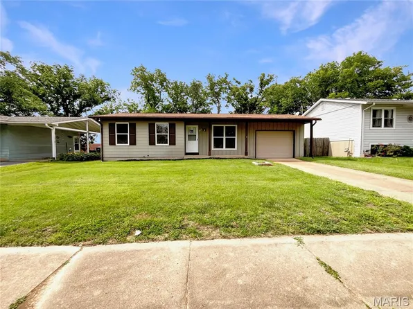 5031 Tulip Tree Ln, Hazelwood, MO 63042