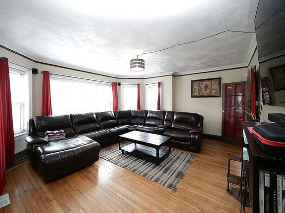 3rd image of 8126 S Chappel Ave