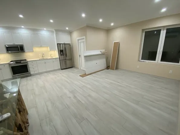 4034 Surf Avenue image 1 of 7