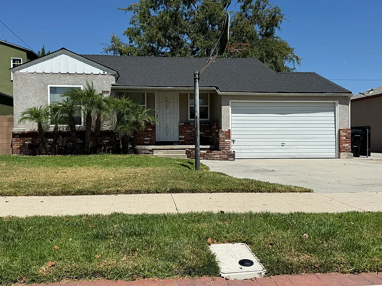 1518 N Naomi St — Photo 1