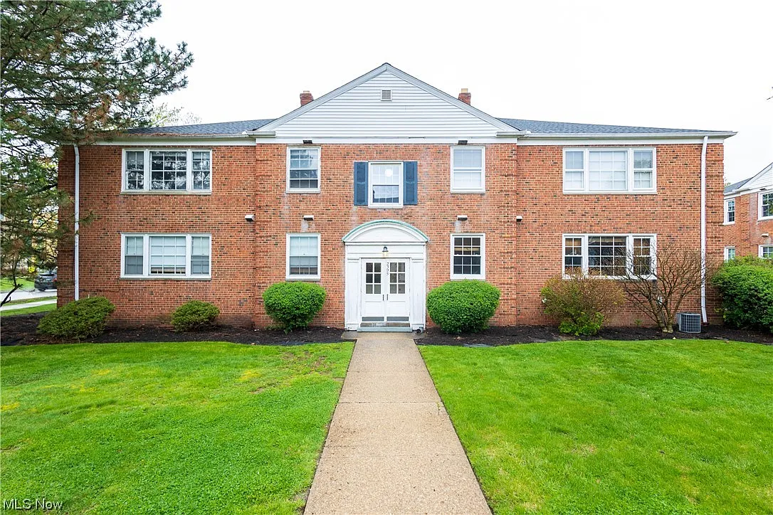 2395 Euclid Heights Blvd #B-6 photo 1