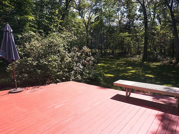 5th image of 18 Pequot Rd