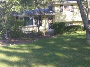69 Laurel Dr, Lindenhurst, IL