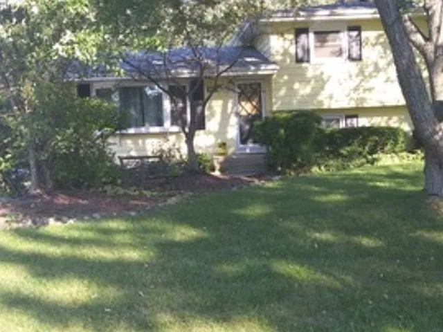 69 Laurel Dr photo 1