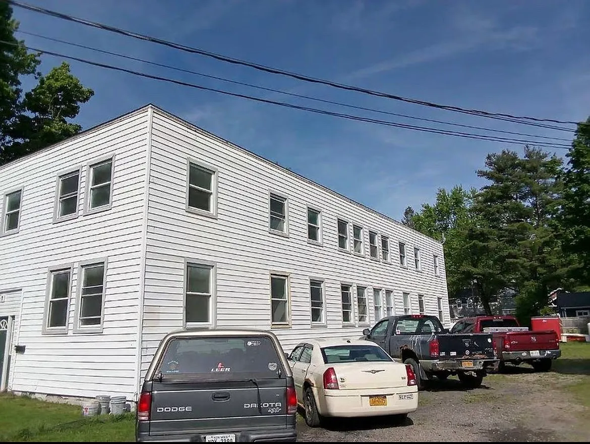 36 Pearl St — Photo 2