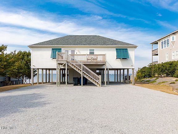 2nd image of 1810 Emerald Drive