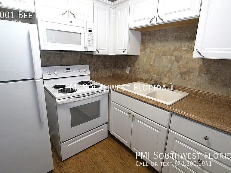 3001 Bee Ridge Rd #202 — Photo 3