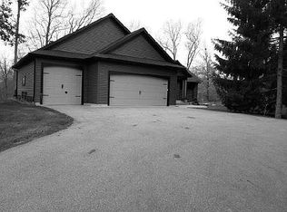 8695 W Parmalee Rd, Middleville, MI 49333