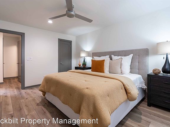 4th image of 995 Greenwood Ave NE #2
