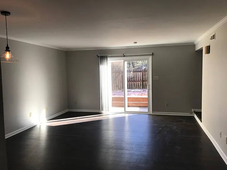 507 Rock Cliff Ct — Photo 7