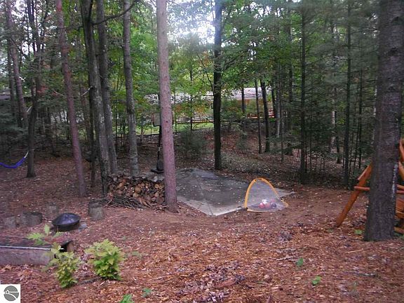 3rd image of 3381 Hardwood Dr