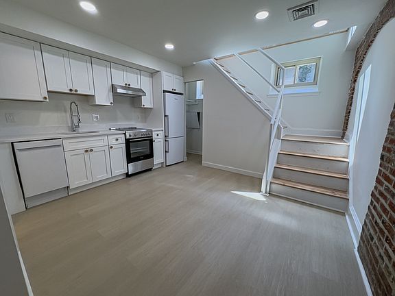 2nd image of 1703 Green St APT 1