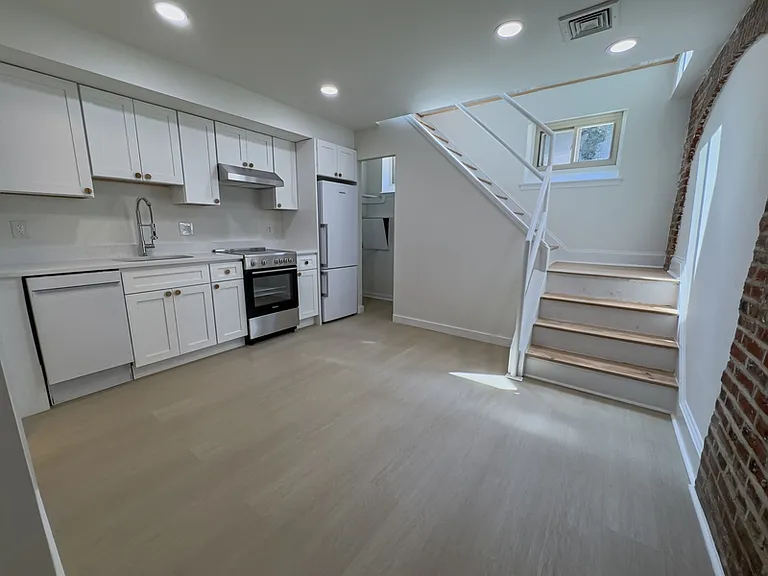 1703 Green St #1 — Photo 2