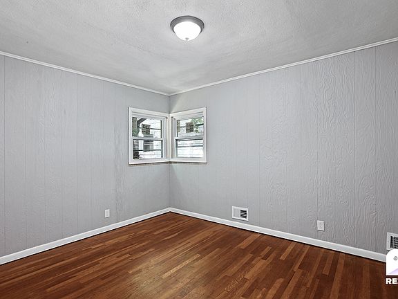 5th image of 200-17 Keno Ave #1