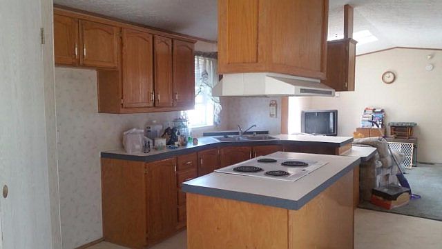 2nd image of 1747 N Pinewood Dr