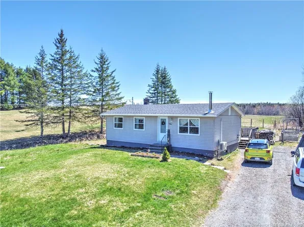161 Riverside Dr, Fredericton Junction, NB E5L 1V6