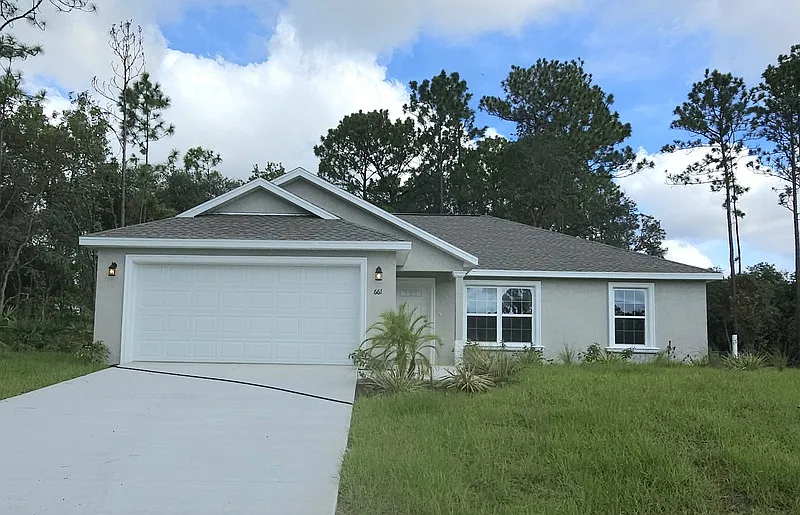 3 bed, 2.0 bath, 1405 sqft, $1,845 — Photo 1