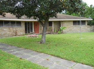 2216 9th St N, Texas City, TX 77590
