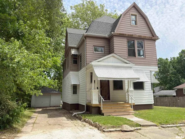 2704 N Dechman Ave, Peoria, IL 61603