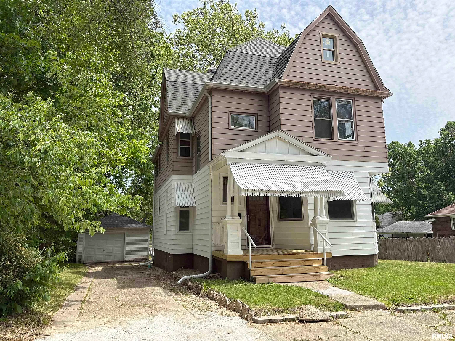 2704 N Dechman Ave photo 1