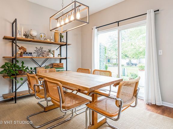 4th image of 1040 Woodview Ct #1040