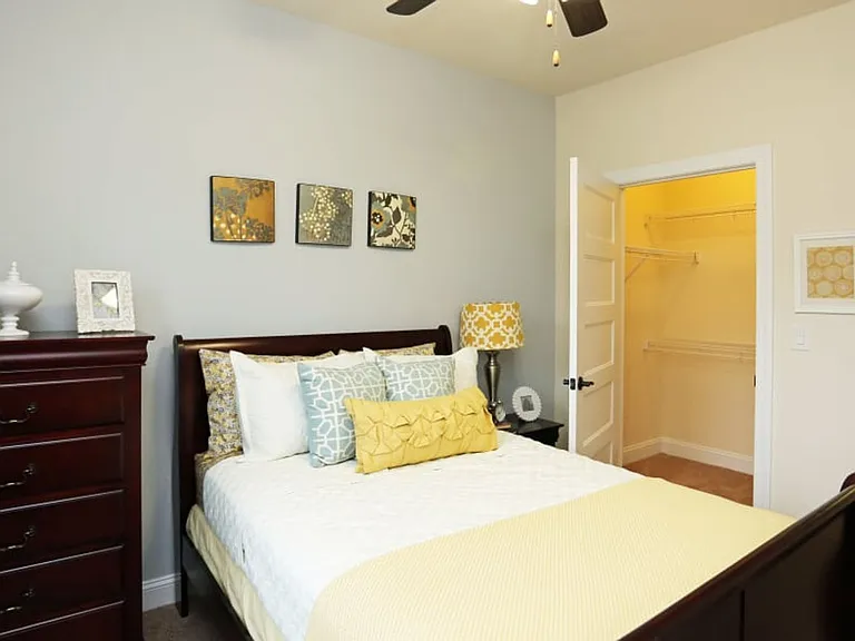 Briton Trace Apartments — Photo 52