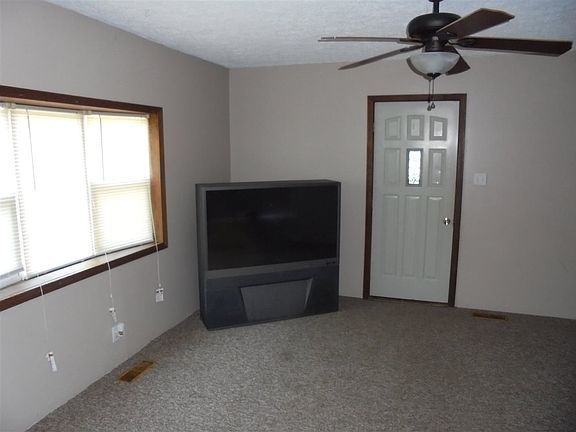 5th image of 821 Smith Ave