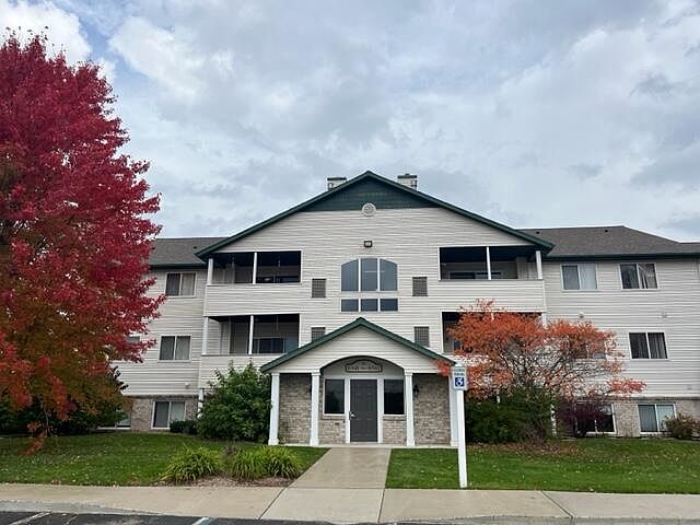 1st image of 6547 Clover Ct SE #192