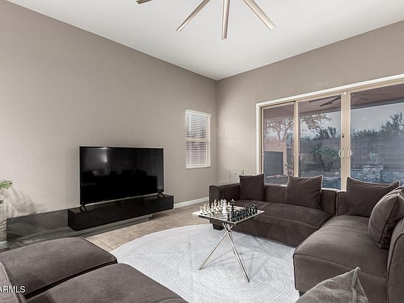 3rd image of 29516 W WHITTON Avenue