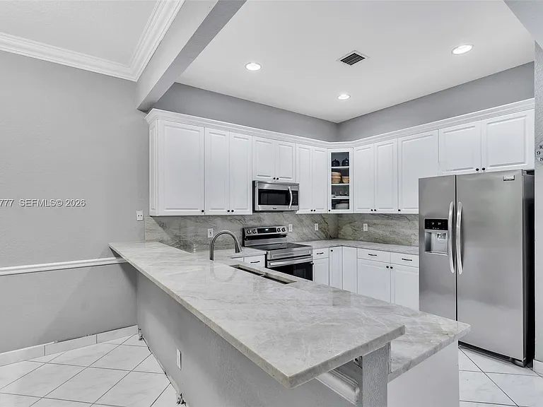 8908 NW 40th St — Photo 36