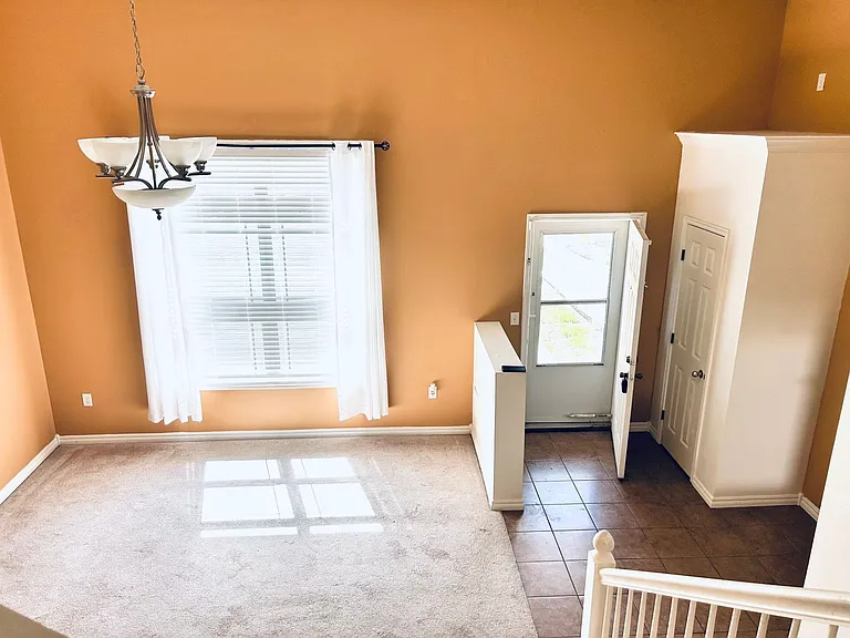 49 Fuller Cir — Photo 2